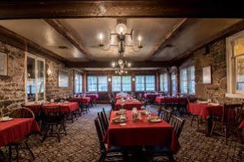 The Fairfield Inn 1757 Bagian luar foto