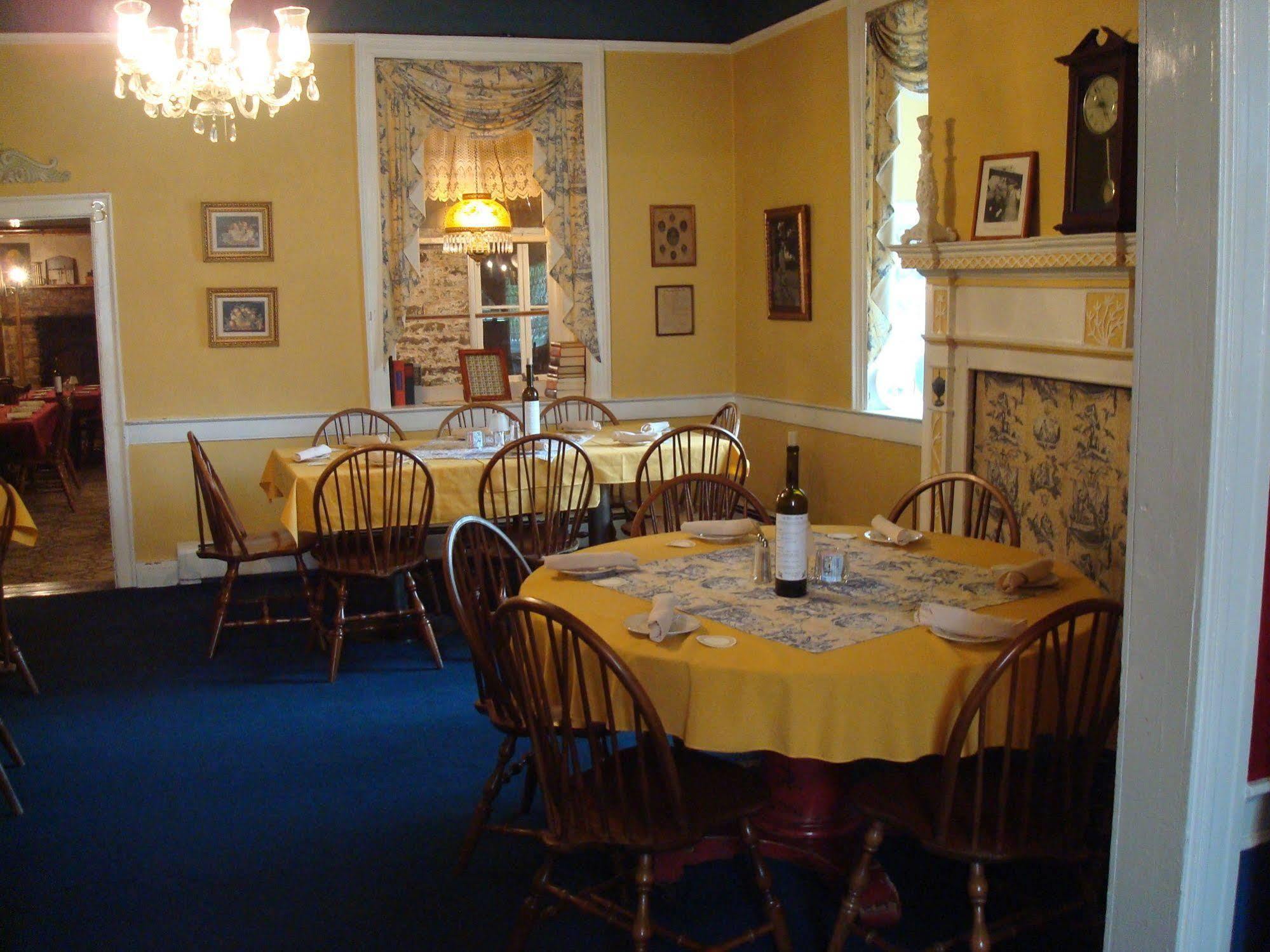 The Fairfield Inn 1757 Bagian luar foto