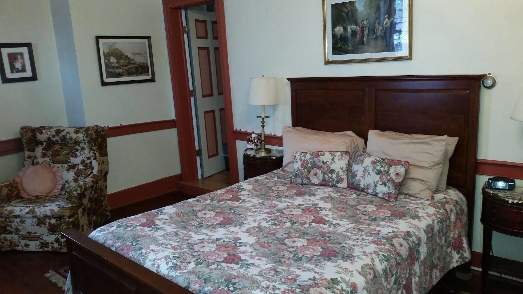 The Fairfield Inn 1757 Bagian luar foto