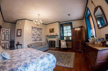 The Fairfield Inn 1757 Bagian luar foto