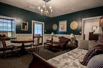 The Fairfield Inn 1757 Bagian luar foto