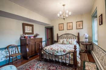 The Fairfield Inn 1757 Bagian luar foto